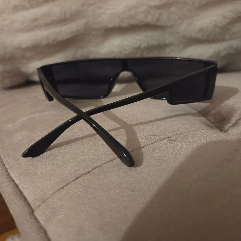 Women's Unbranded Black Shield Sunglasses One Size